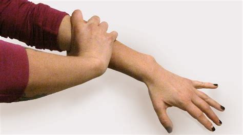durere în articulația degetului arătător al mâinii stângi